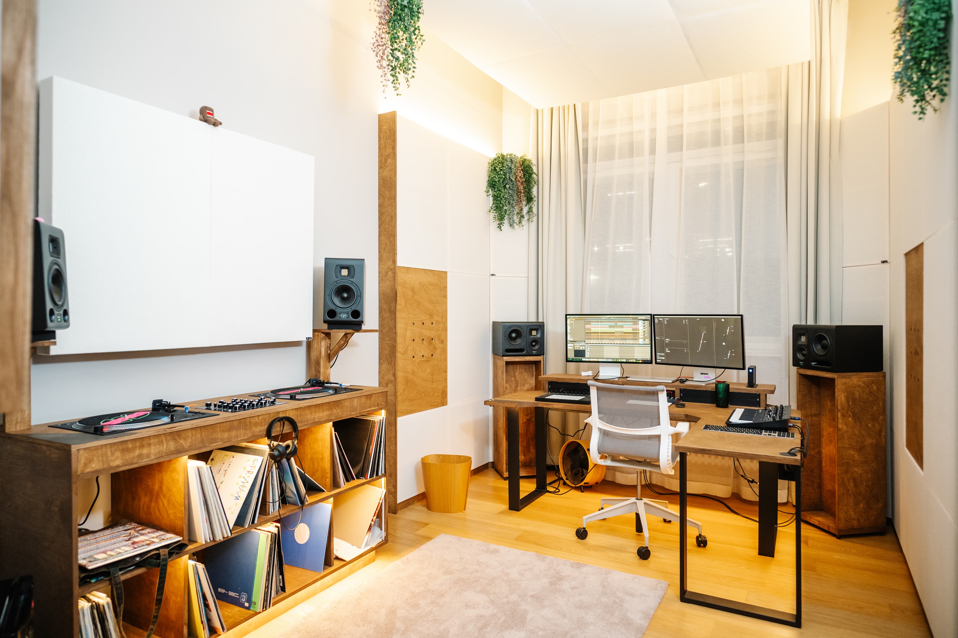 Cryme - DJ and production Studio